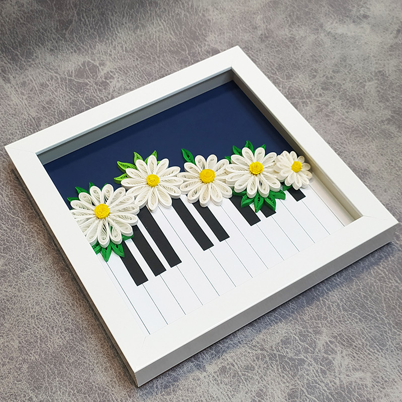 Quilling Piano and Flowers Frame